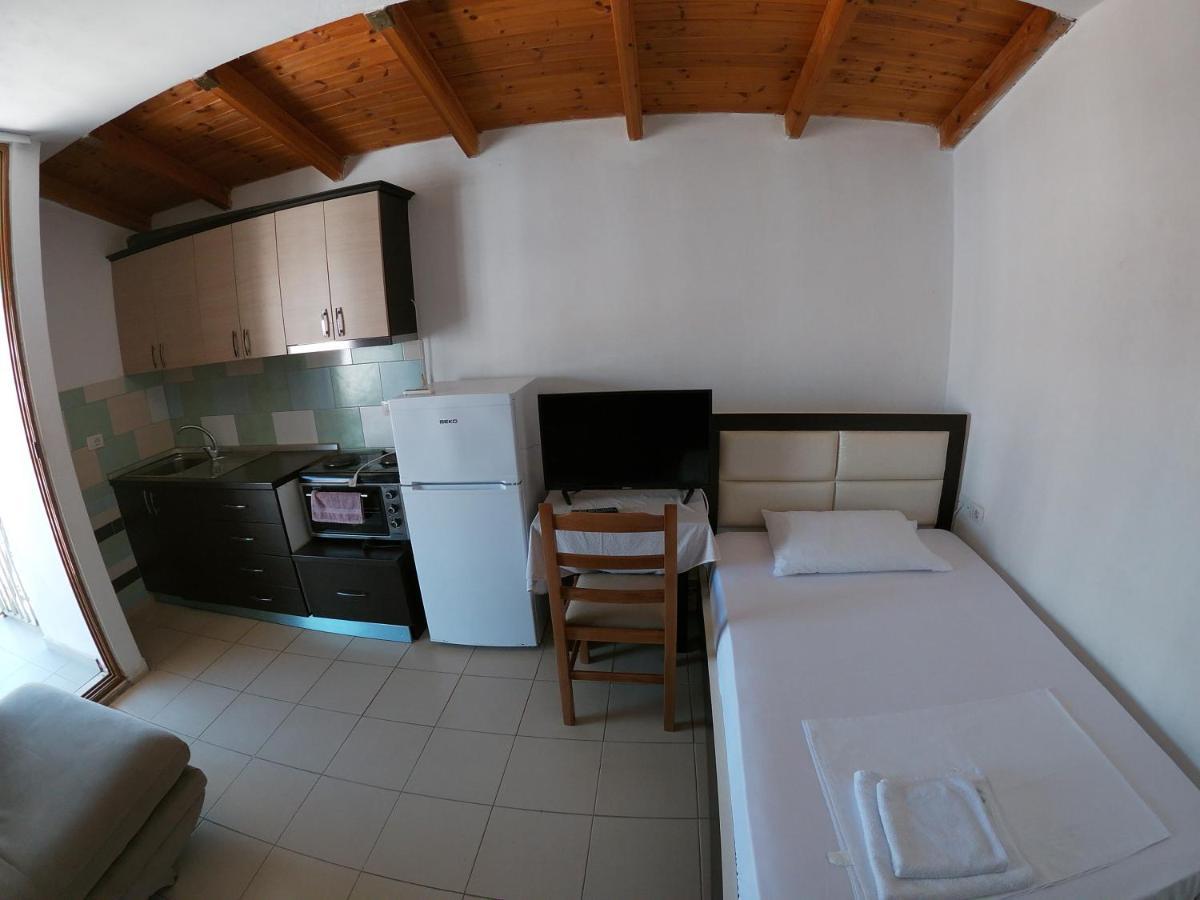 Honey Apartments Near Promenade Sarandë Eksteriør bilde