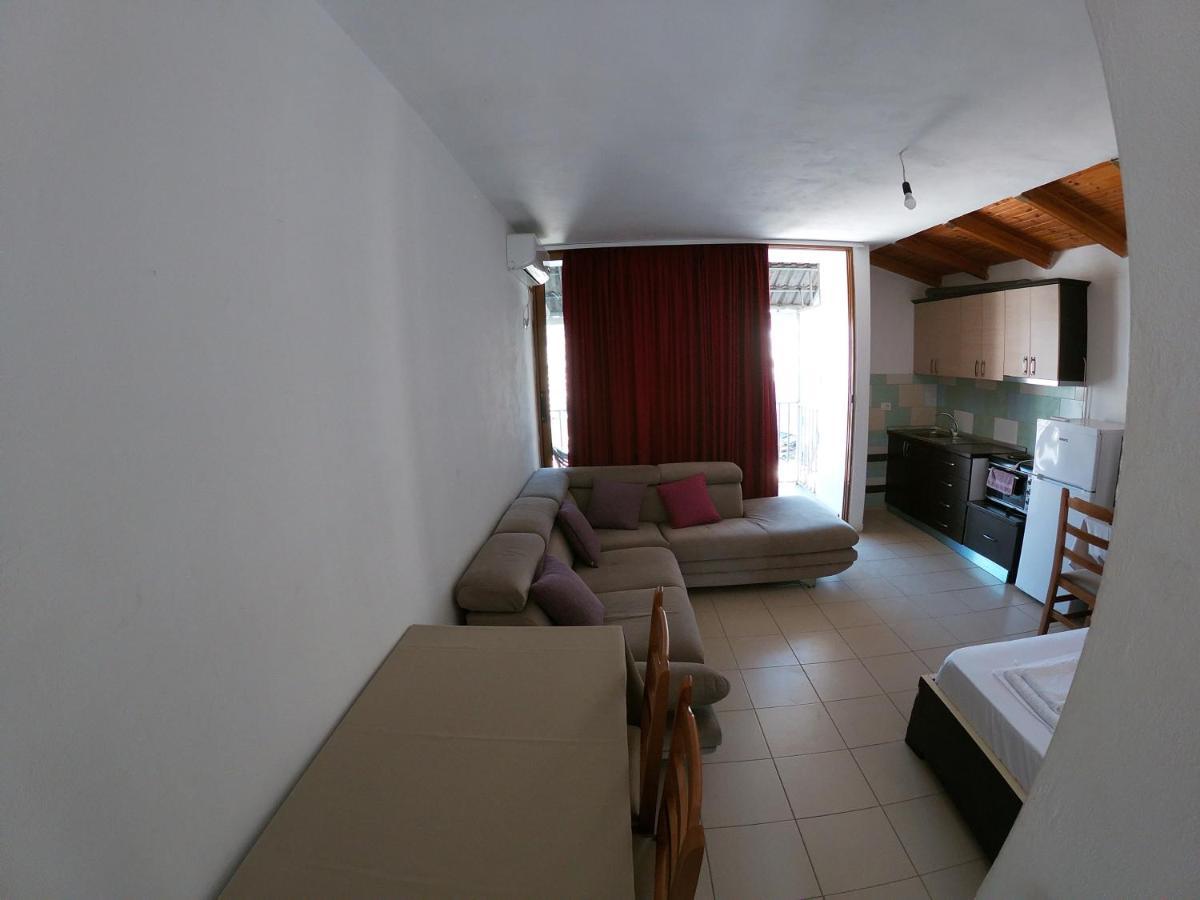 Honey Apartments Near Promenade Sarandë Eksteriør bilde
