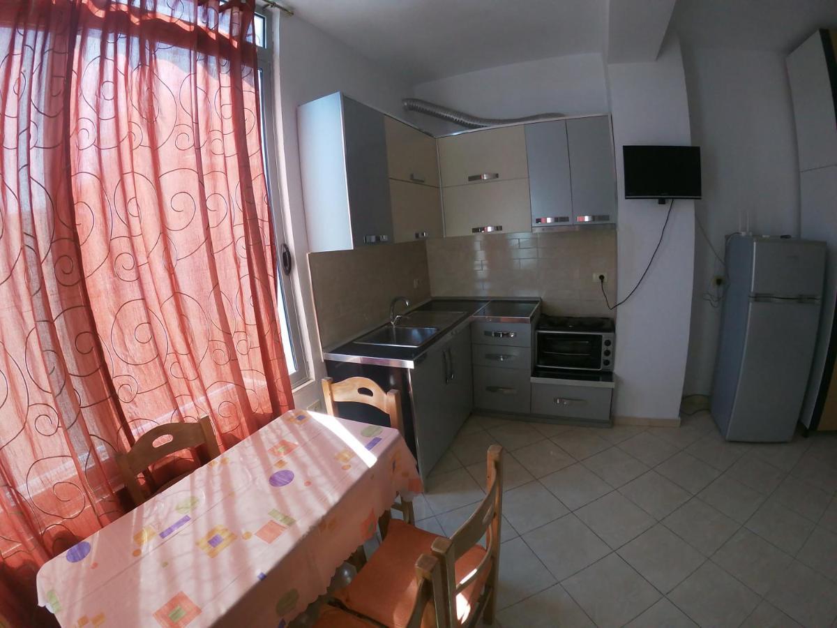 Honey Apartments Near Promenade Sarandë Eksteriør bilde