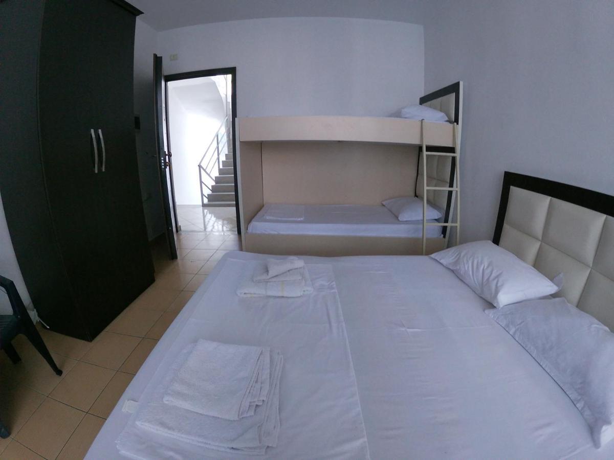Honey Apartments Near Promenade Sarandë Eksteriør bilde
